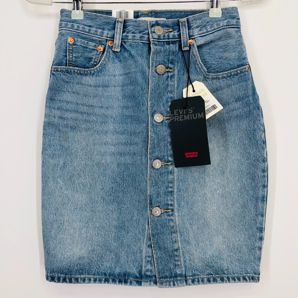 Levis light wash blue jean “Mom” skirt